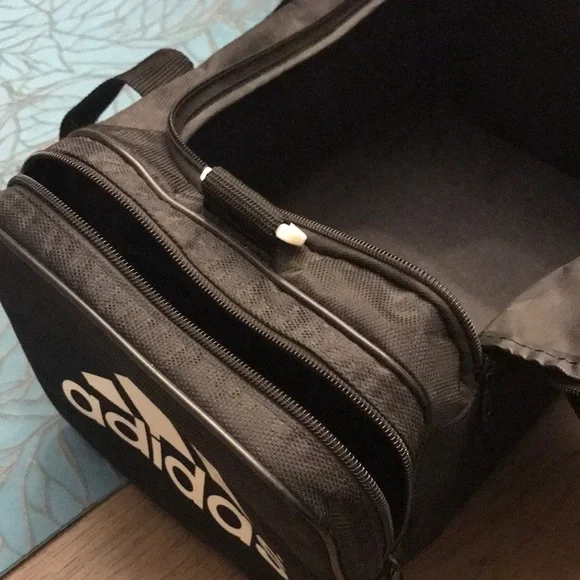 Vintage Adidas Black Duffel Bag - Picture 8 of 9